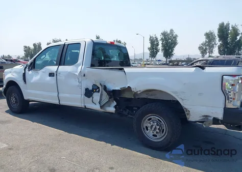 2017 Ford F250 Super Duty z USA, uszkodzony, nr VIN 1FT7X2A64HEC48341